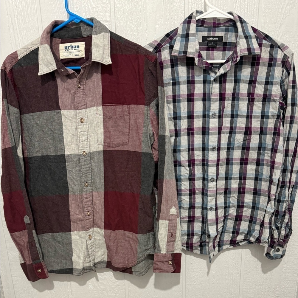 Men's size small long sleeve flannel and plaid button up